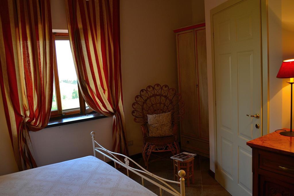 Monvillone Villa Cereseto Room photo